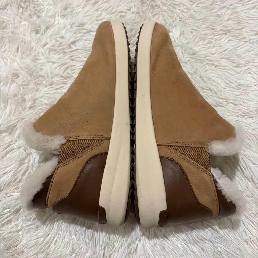 OluKai Malua Hulu Genuine Shearling - Size 9.5 - Waterproof